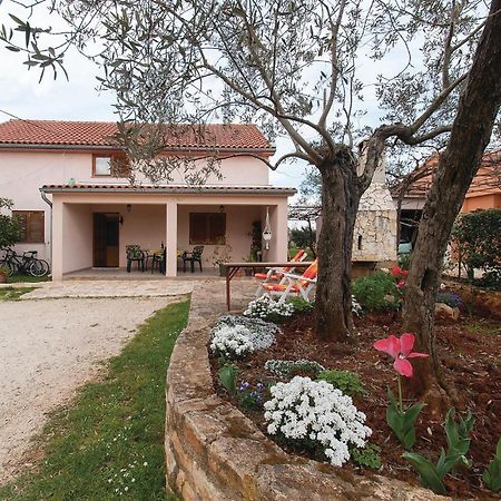 Lovely Apartment In Rovinj With Kitchen Exterior photo