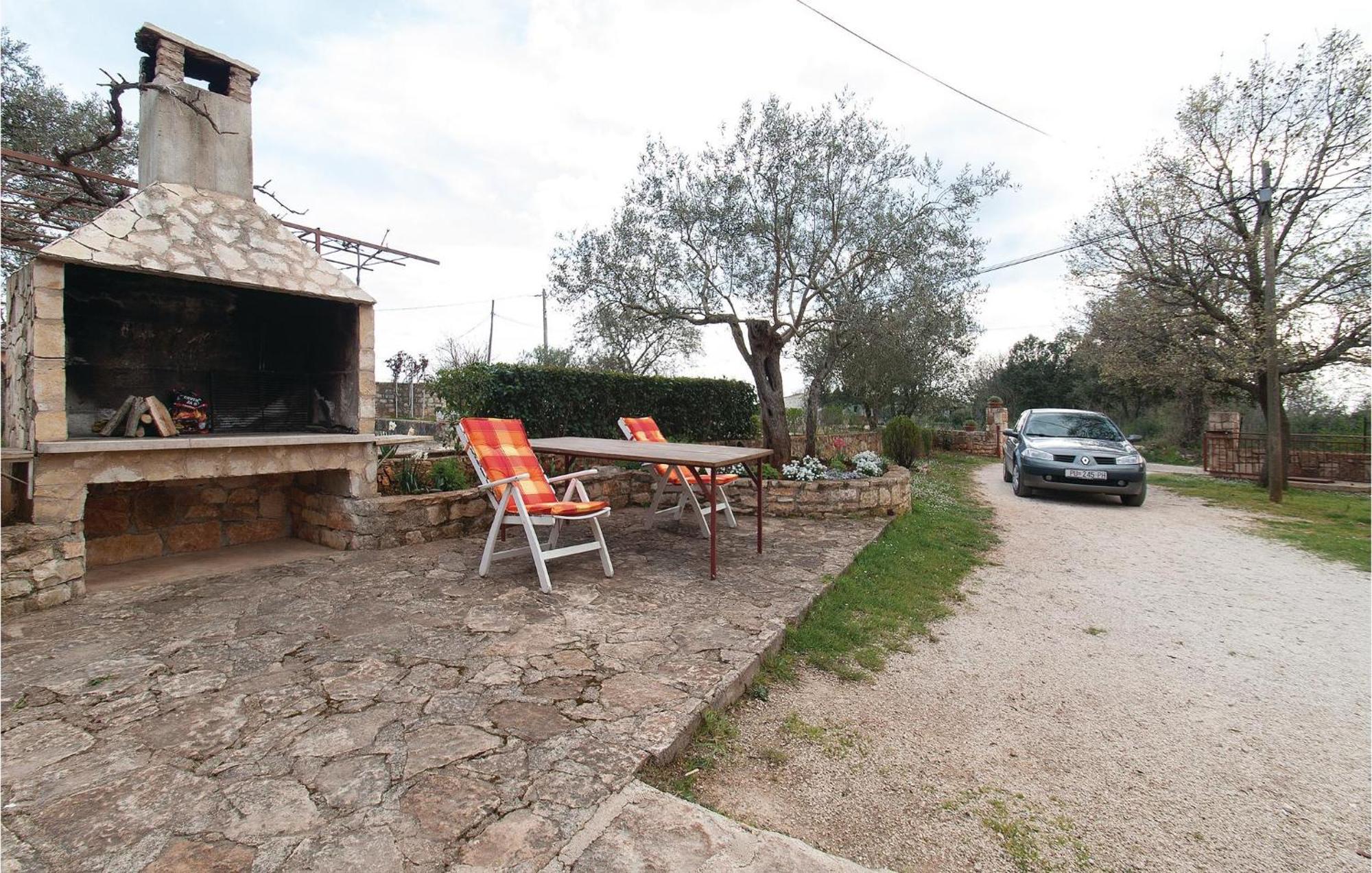 Lovely Apartment In Rovinj With Kitchen Exterior photo