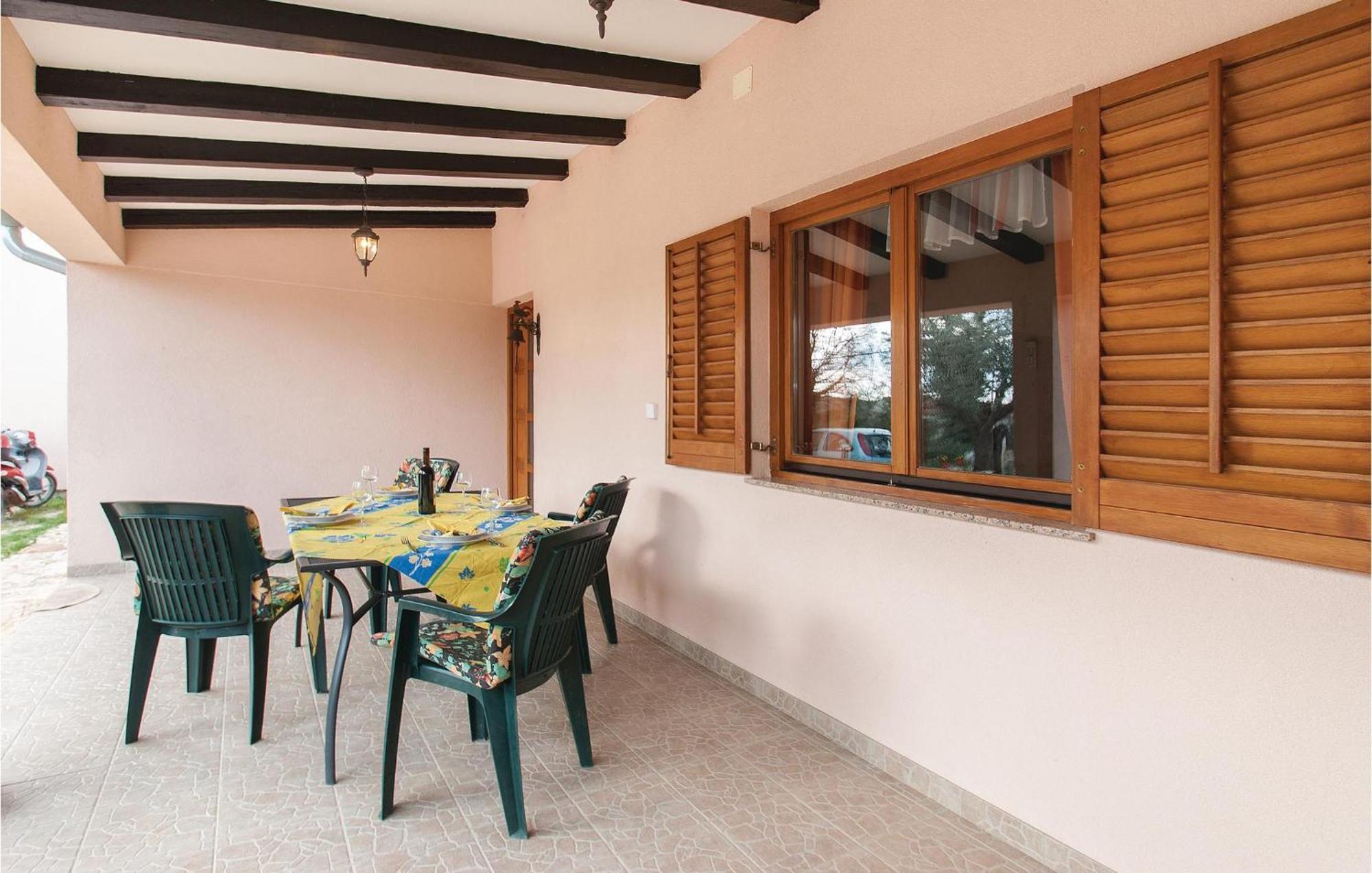 Lovely Apartment In Rovinj With Kitchen Exterior photo